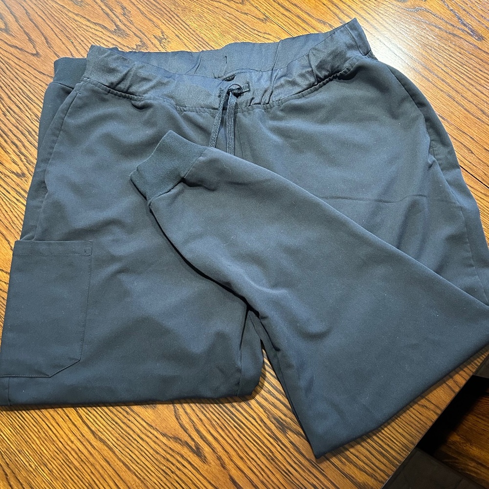 Women’s scrub set